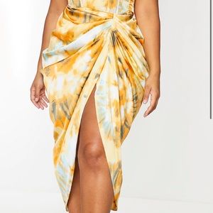 PRETTY LITTLE THING orange tie dye ruched midi skirt 🍊🦋